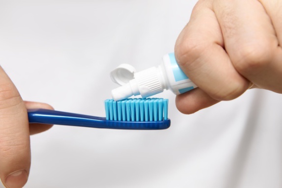 چه خمیر دندانی استفاده کنیم؟